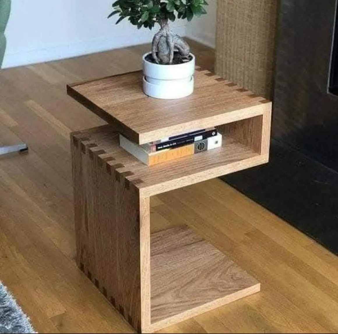 Tavolino design con incastri in legno